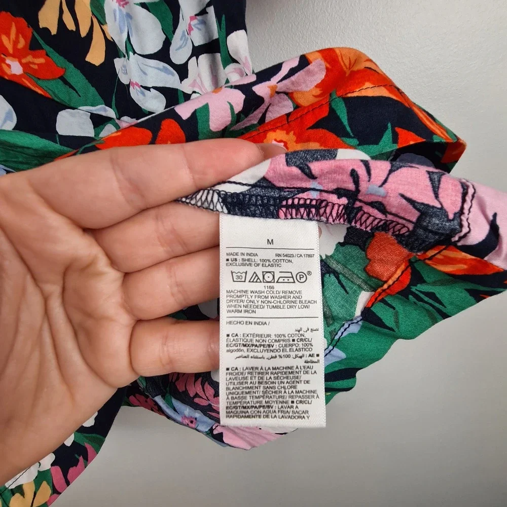 Old Navy Womens Navy Floral SS VEE TRAPEZE Puff Sleeve Smocked Top M Colorful